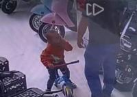 男子無(wú)故扇2歲幼童耳光拒不道歉 辯稱(chēng)是開(kāi)玩笑