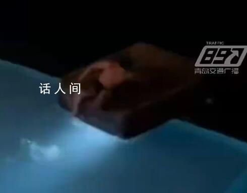 男子無邊泳池坐漂浮床險跌入山谷 視頻引發(fā)網(wǎng)友關(guān)注