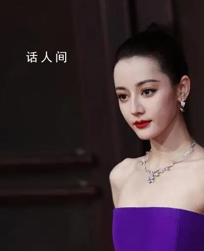 迪麗熱巴紅毯趕蚊子 引發了網友的關注和歡笑