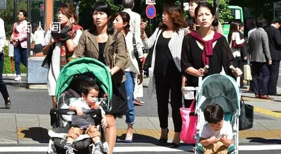 韓國(guó)真的沒(méi)人生小孩了嗎?2022年韓國(guó)的生育率僅為0.78