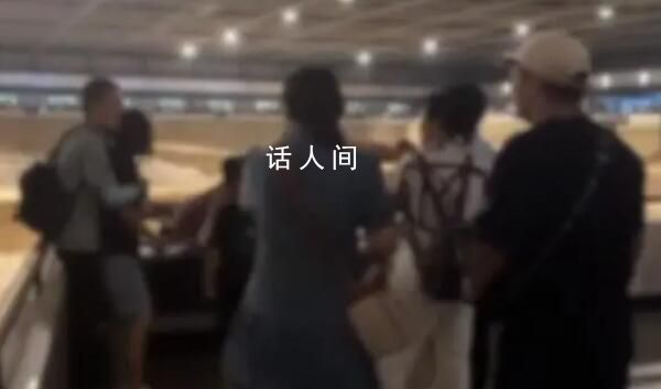 多名游客在兵馬俑大廳群毆 目前已經(jīng)移交派出所處理