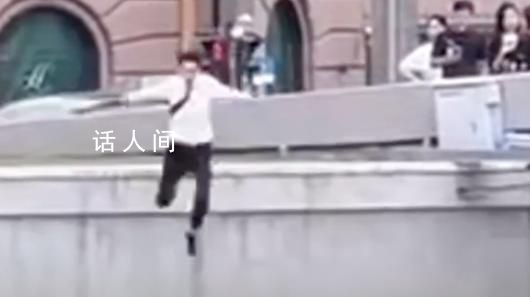 上海“領(lǐng)帶小哥”飛身跳橋救人 周中磊個(gè)人資料介紹
