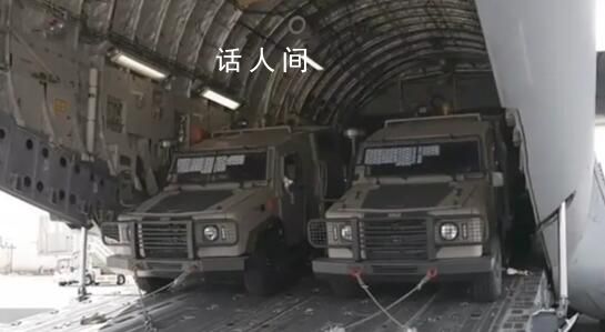 載有裝甲車的美國軍機(jī)抵達(dá)以色列 上面裝載有一批價(jià)值4億以色列新謝克爾的裝甲車