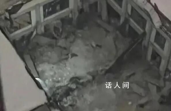佳木斯坍塌體育館負(fù)責(zé)人被警方控制 佳木斯市樺南縣兩級紀(jì)檢監(jiān)察機(jī)關(guān)第一時間介入