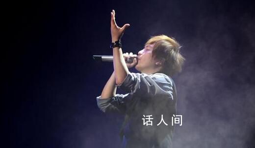 阿信哽咽說黑暗過去了 五月天巴黎演唱會準時開唱