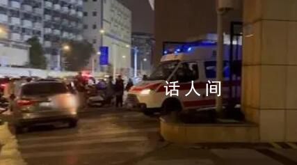 救護車被私家車擋道 多方回應(yīng)
