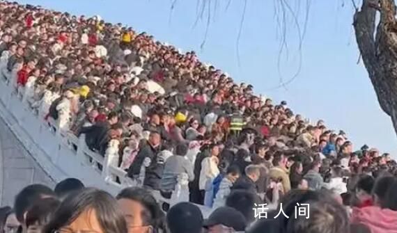 河南開封清明上河園人山人海 網友：當年張擇端或許畫的是畫少了