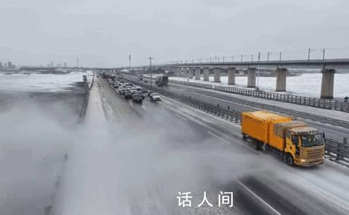 看山東吹雪車“硬核除雪” 氣體溫度可達800℃