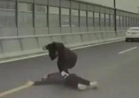 賓利事件勸架者稱20萬獎勵先還房貸 案件正在進一步辦理中