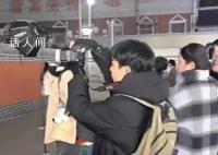 大三男生黃鶴樓拍照月賺8000元 半年沒向家里要生活費