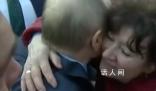 普京被俄羅斯老奶奶輪流親吻 受到了當(dāng)?shù)刂С终叩臒崃覛g迎